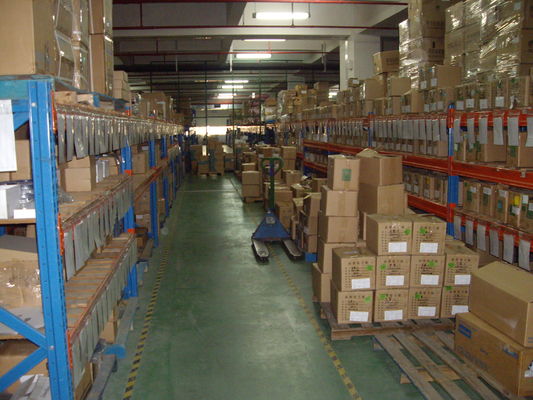 কেনা ম্যানুয়াল অপারেশন, স্টিল/উড বোর্ড প্যালেট র‌্যাকিং সহ নীল/কমলা মাঝারি ডিউটি ​​শেল্ভিং অনলাইনে উৎপাদন